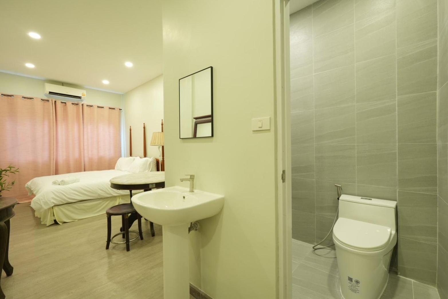Hidden Dragon Yaowarat Road X Apartment Bangkok Exterior foto